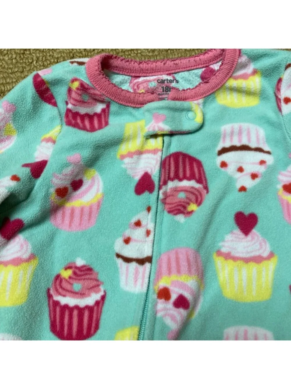 Carter's Sleeper Girls 18m Cupcakes Soft some pilling Feet Full Zip